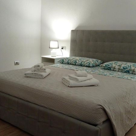 Casa Mirta Appartement Mandello del Lario Buitenkant foto