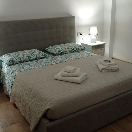 Casa Mirta Appartement Mandello del Lario Buitenkant foto