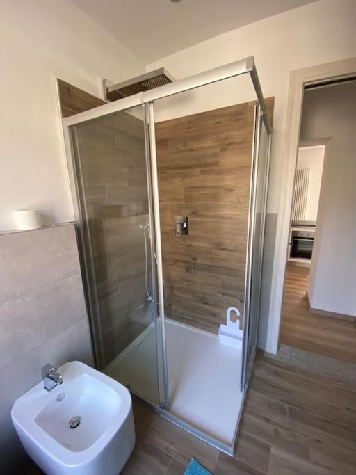 Casa Mirta Appartement Mandello del Lario Buitenkant foto