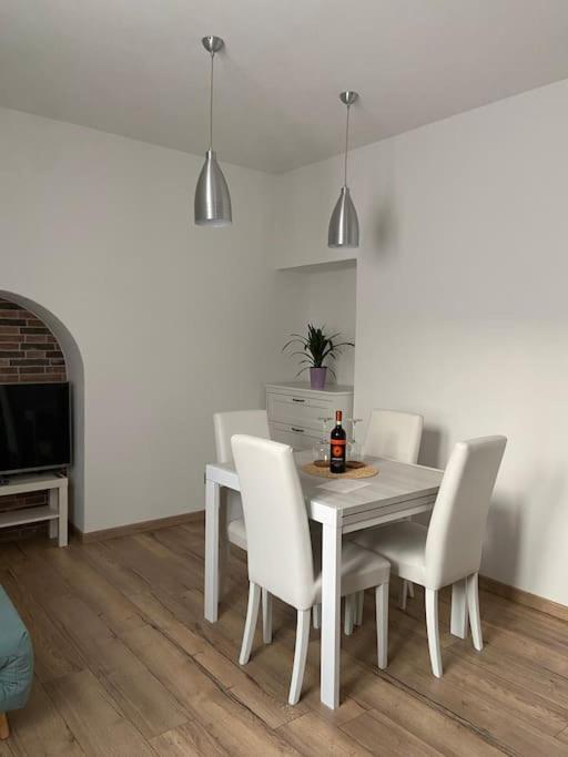 Casa Mirta Appartement Mandello del Lario Buitenkant foto