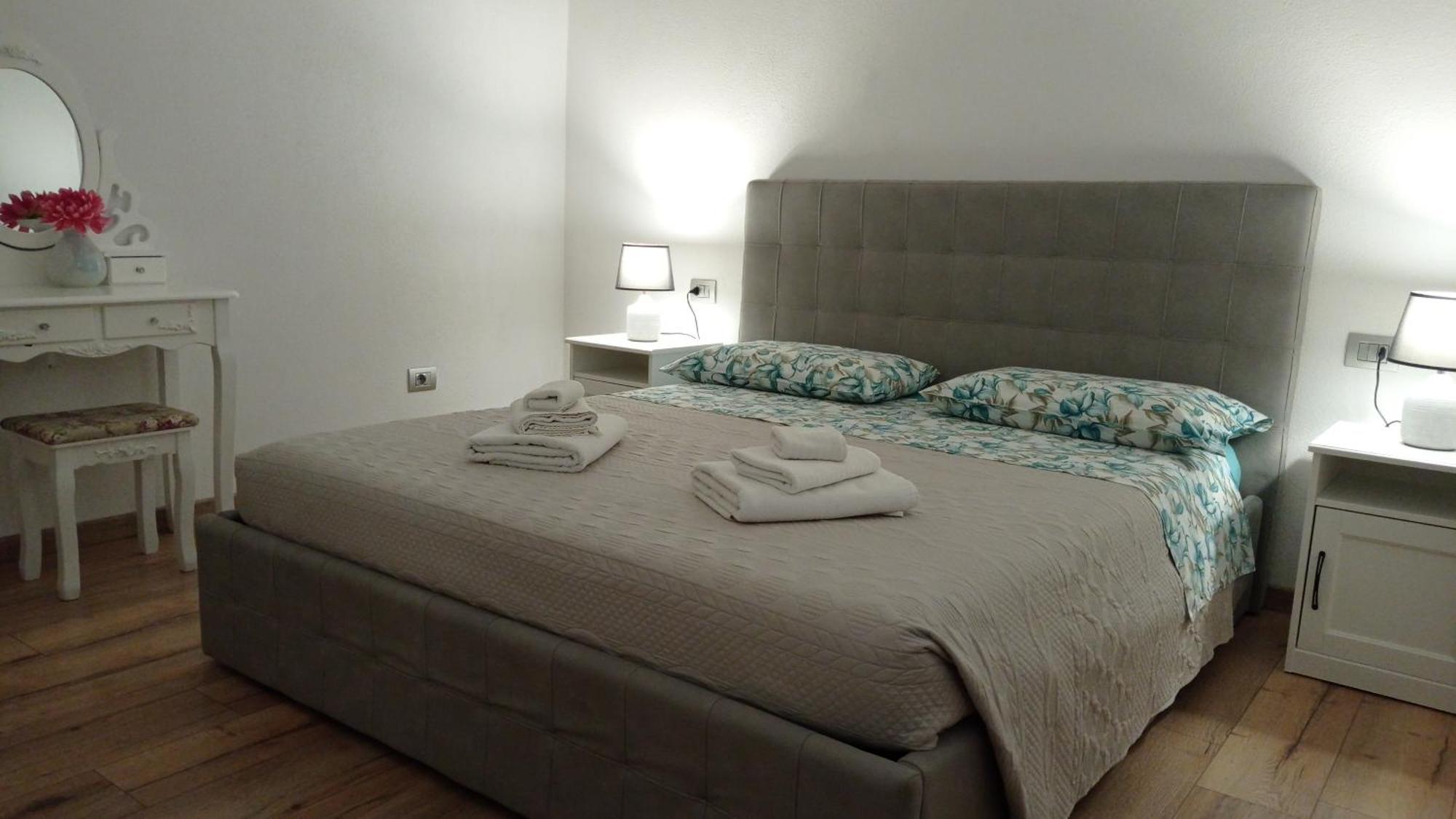 Casa Mirta Appartement Mandello del Lario Buitenkant foto