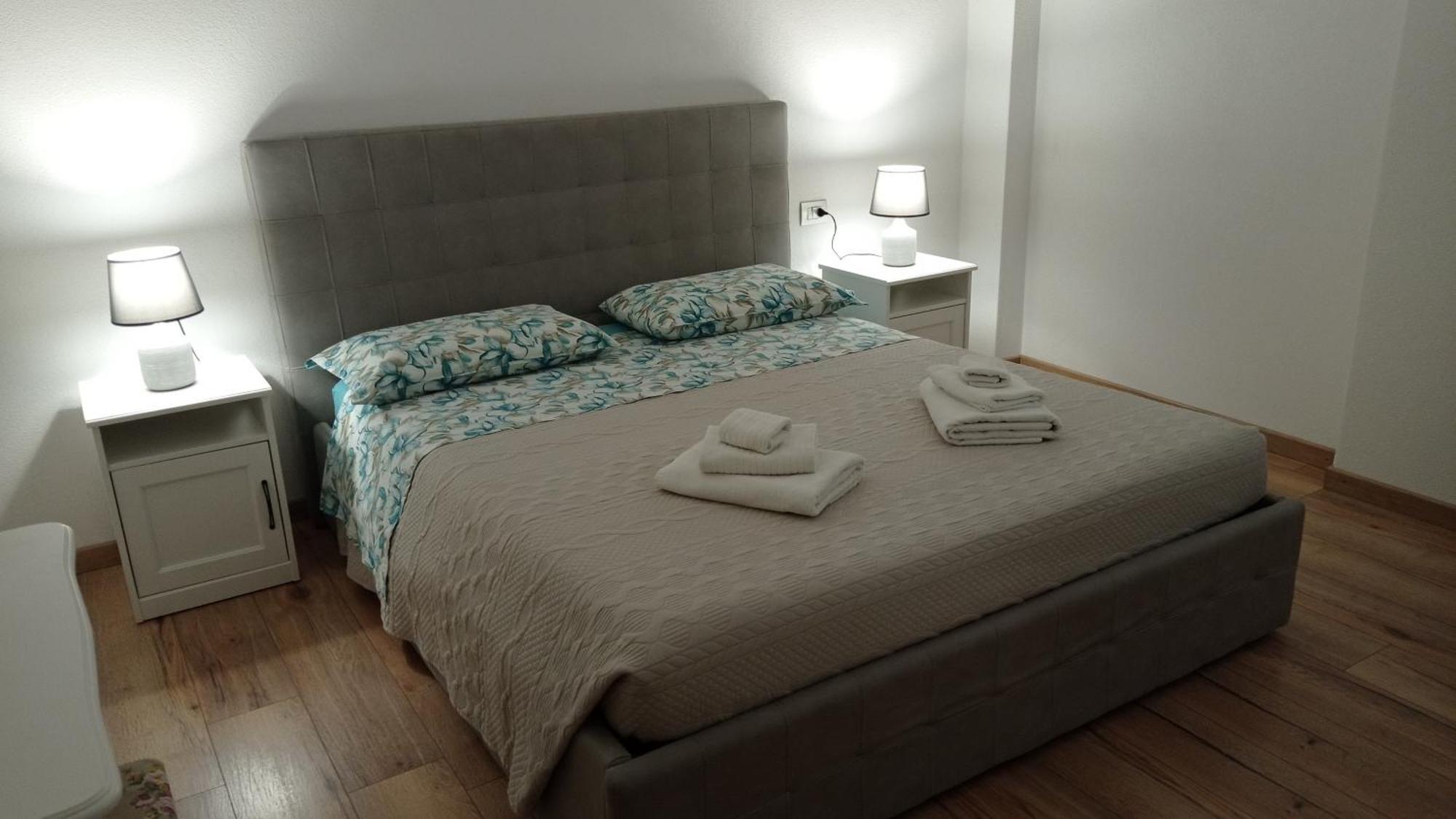 Casa Mirta Appartement Mandello del Lario Buitenkant foto
